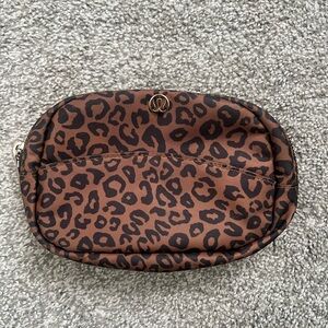 Women’s Lululemon Cosmetic Bag